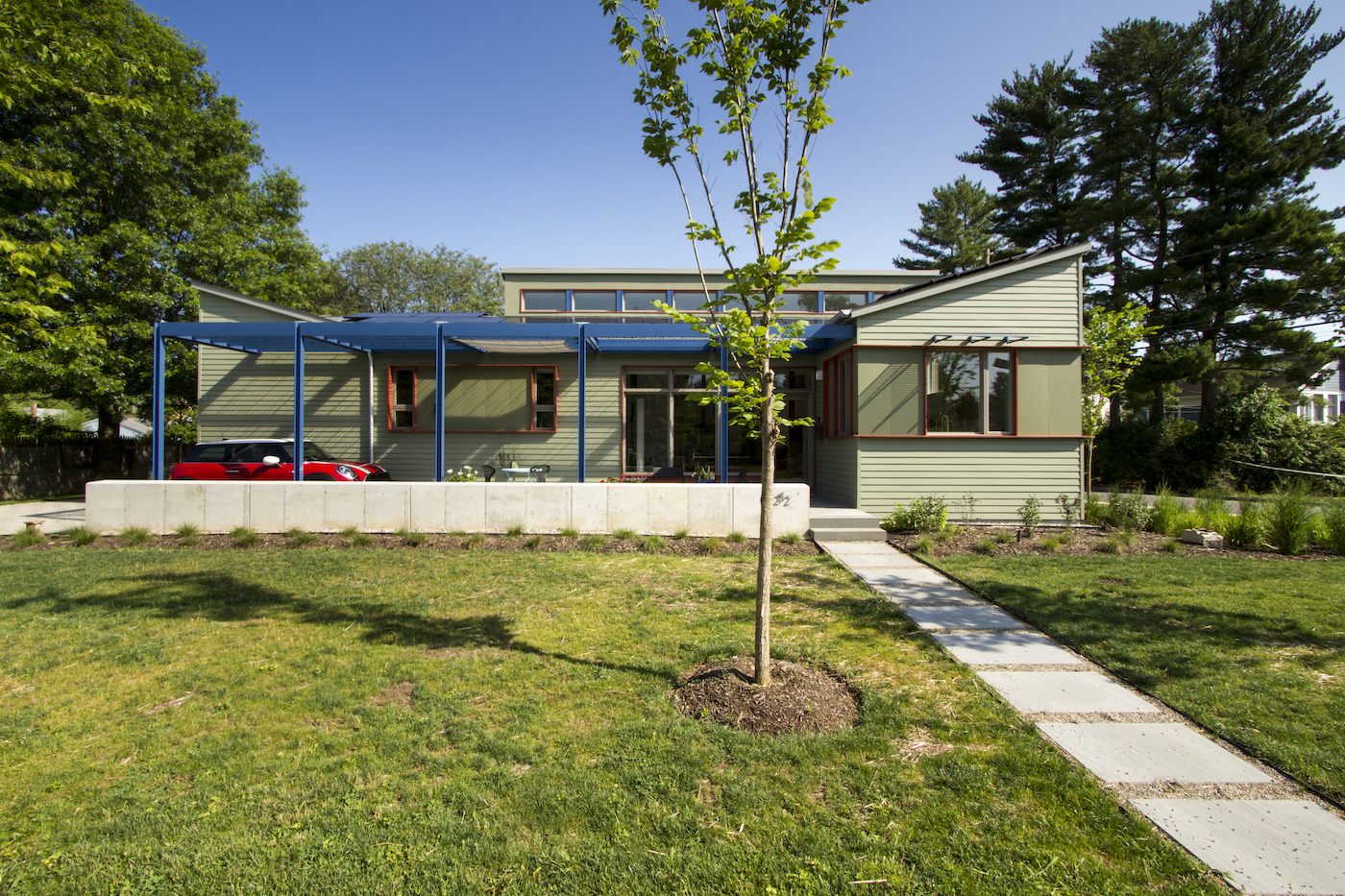 hopkins-clegg-architects-yard-exterior-renovation