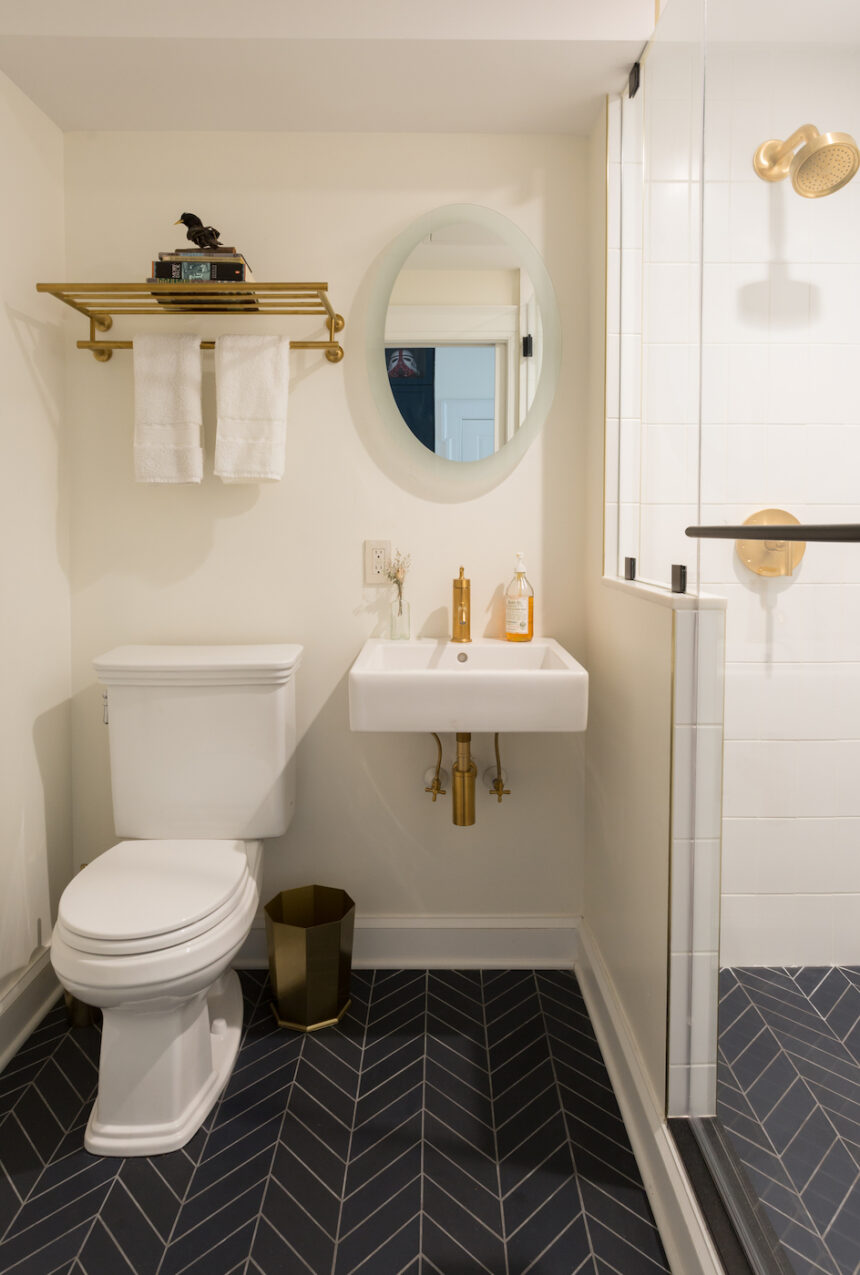renovation-white-bathroom-hopkins-clegg-architects