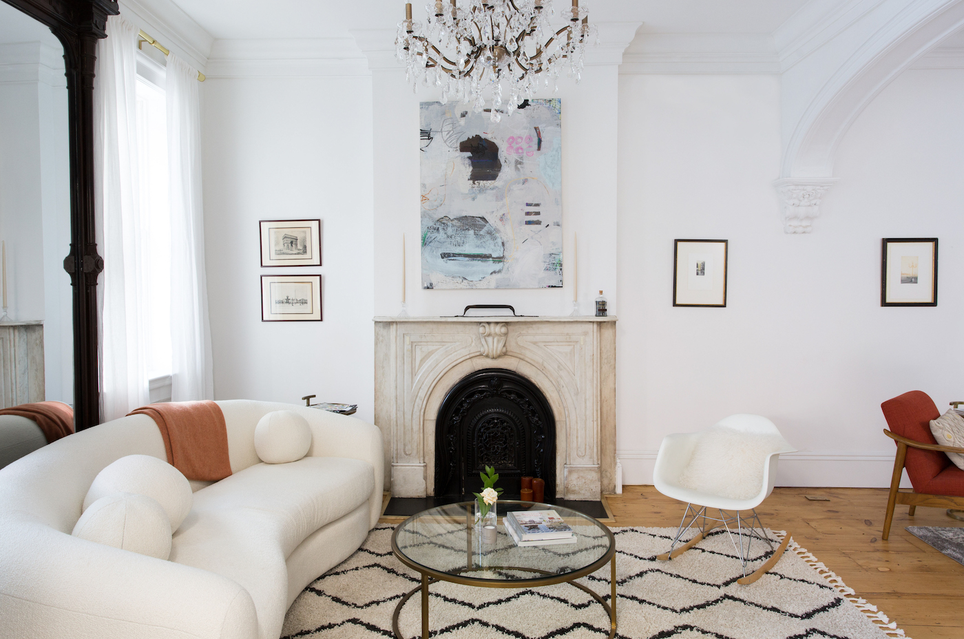 white-sofa-fireplace-design-interior-2