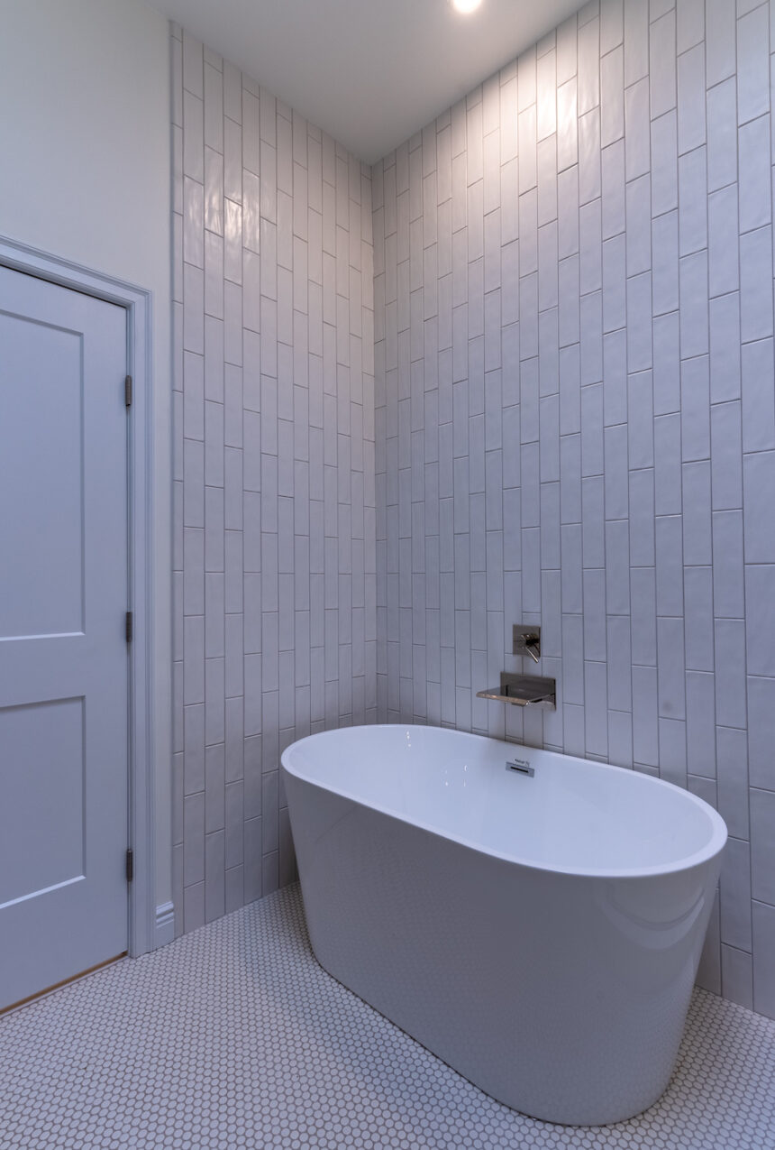 white-tub-interior-renovation