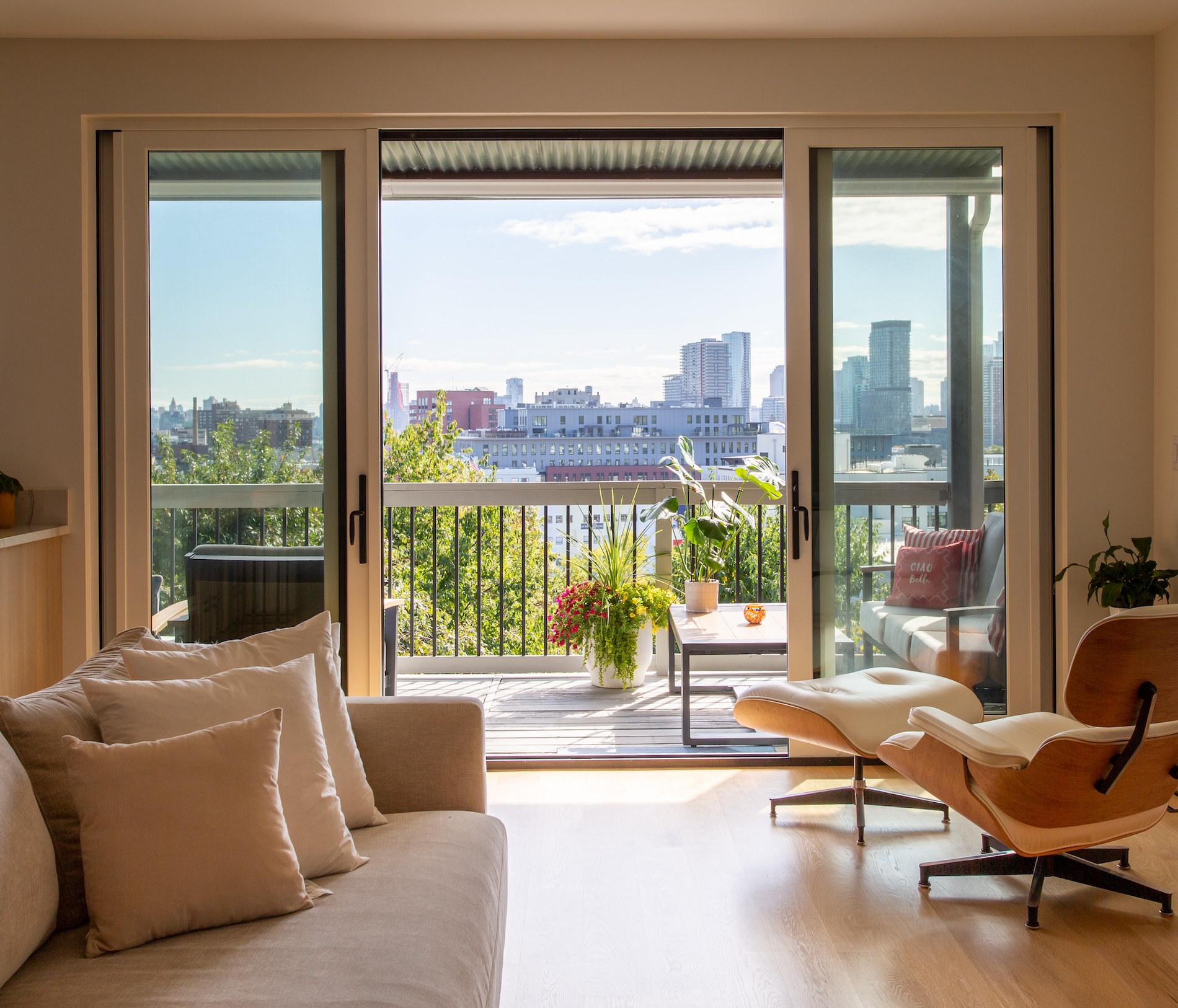 jersey-city-heights-living-room-interior-design-sliding-doors