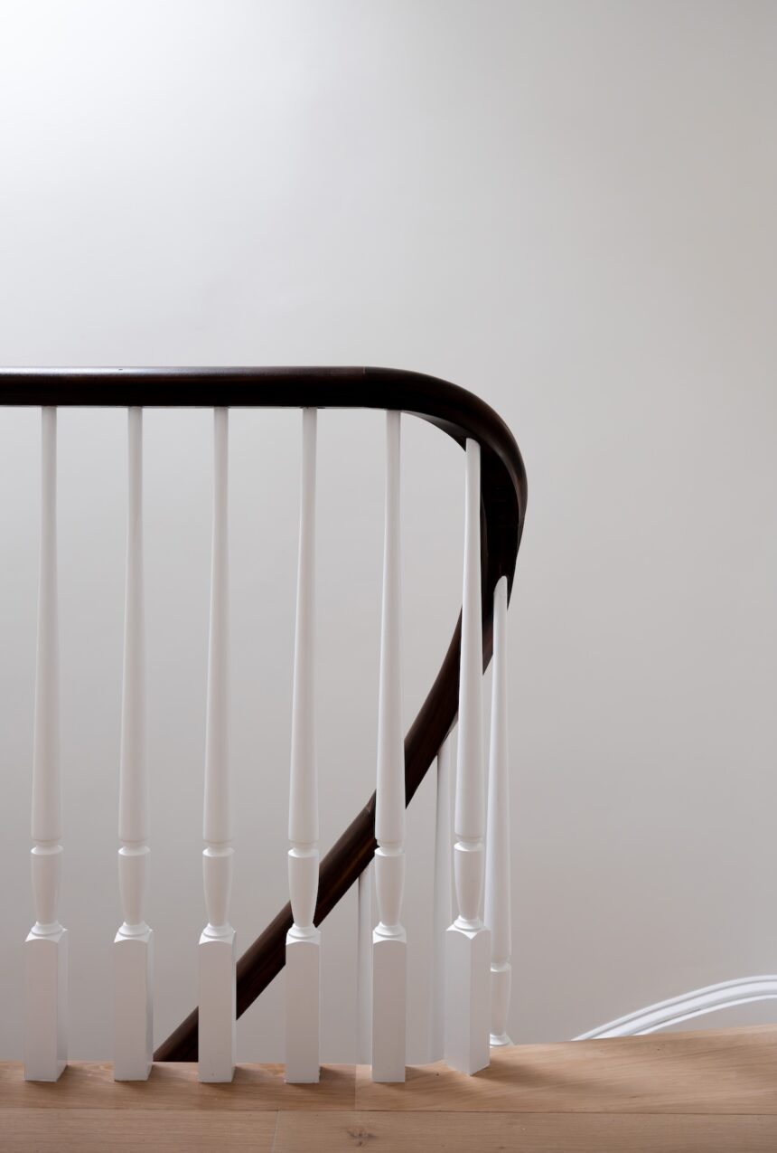 curved-staircase-railing-architecture