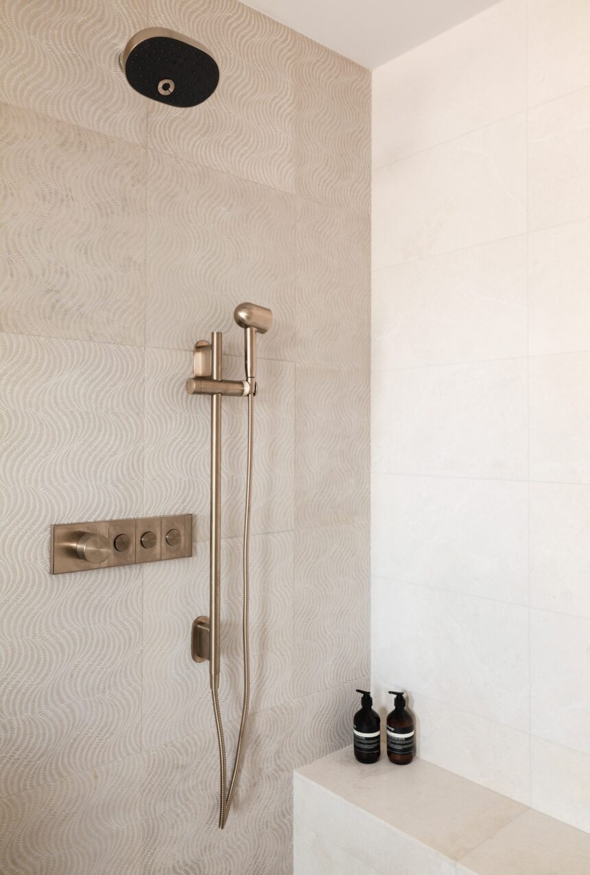 shower-detail-bench-hopkins-clegg-architects