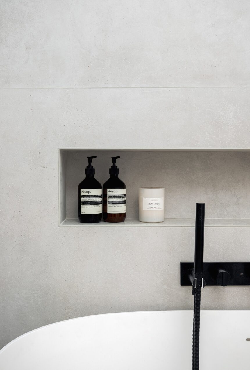 primary-bathroom-shower-tub-built-in-shelf